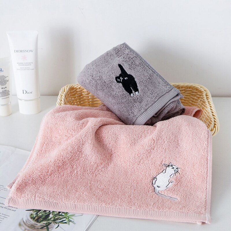 

1pc Cat Embroidery Towel, Multicolor