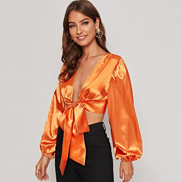 

Атласный короткий топ с узлом и глубоким вырезом, Оранжевые