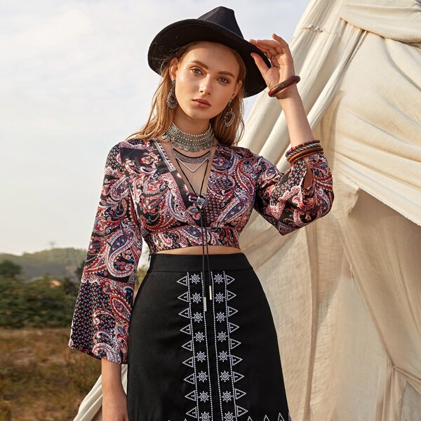 

Paisley Print V-neck Crop Blouse, Multicolor