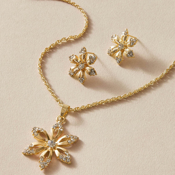 

3pcs Rhinestone Engraved Flower Charm Necklace & Earrings