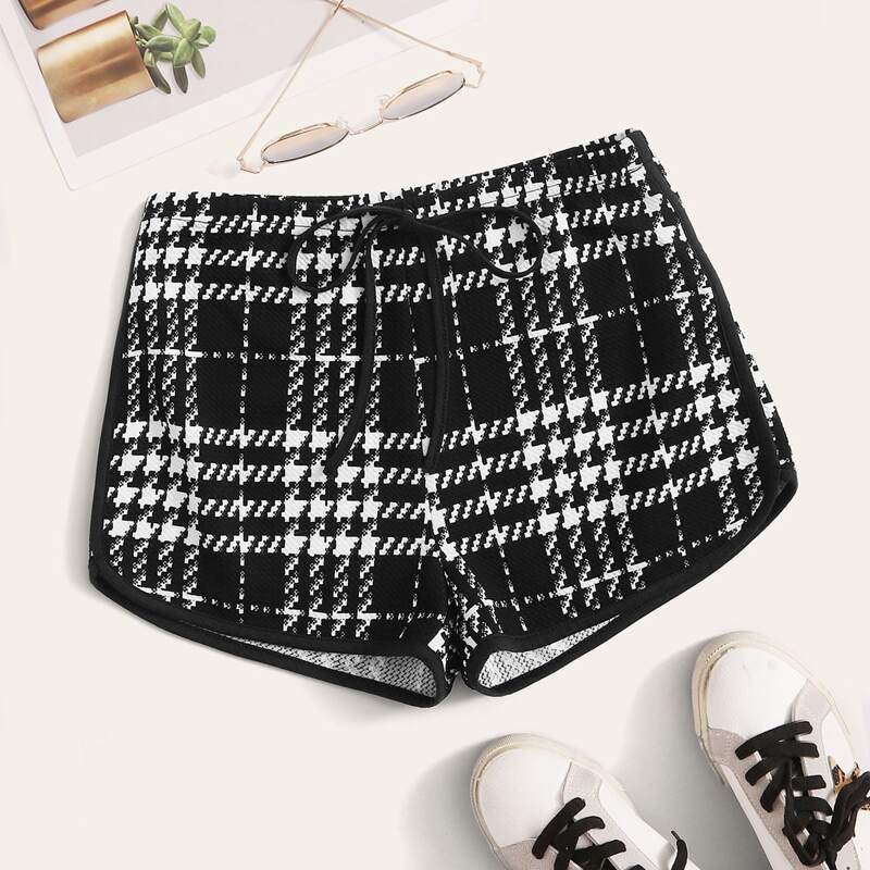 

Plaid Self-Tie Drawstring Dolphin Shorts, Black and white