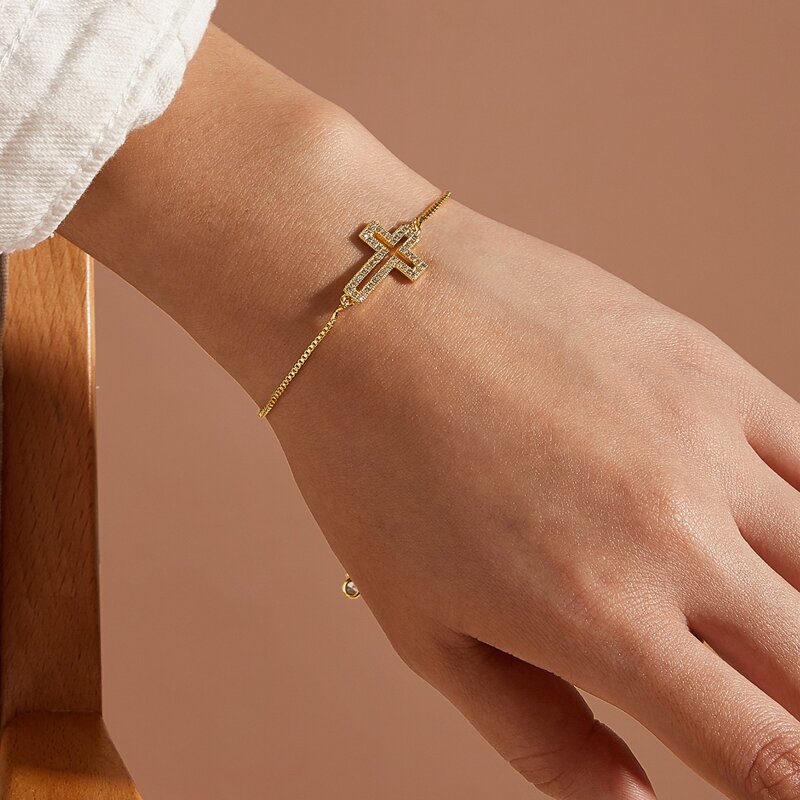 

1pc Rhinestone Engraved Cross Decor Bracelet, Gold
