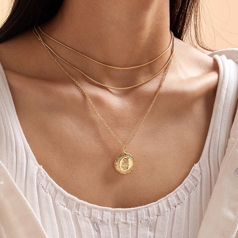 

1pc Coin Charm Necklace, Gold