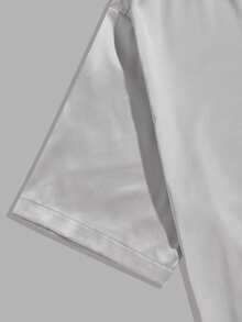 SHEIN Conjunto de pijama de hombres camisa de satén con bolsillo con pantalones - Gris - Ver 4