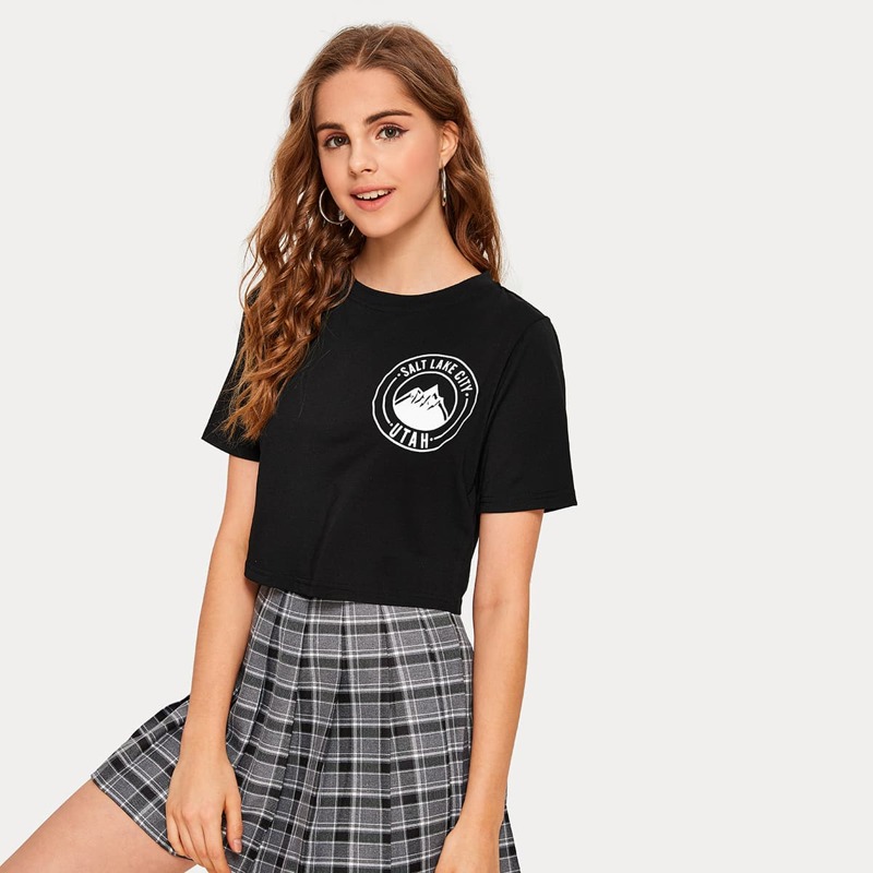 

Mountain Graphic Black Crop Tee