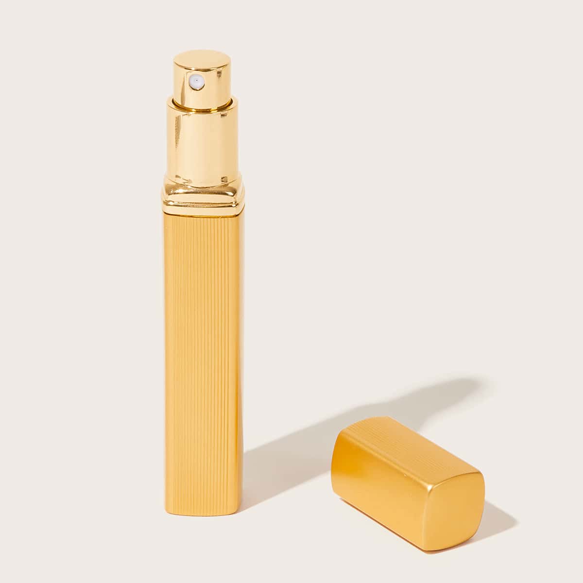 

1pc Textured Portable Spray Bottle, Gold