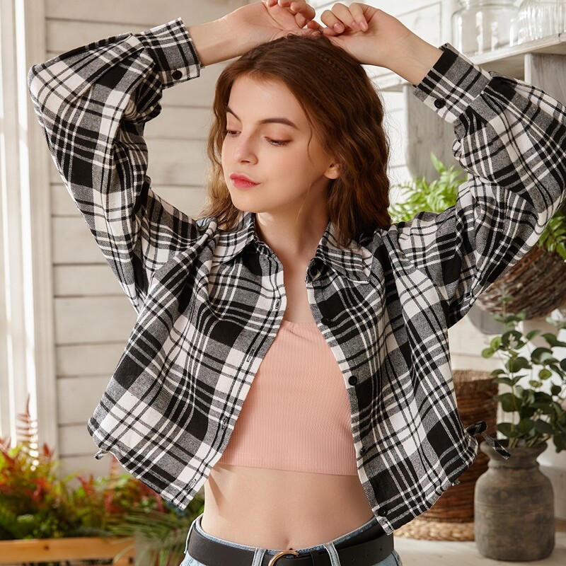 

Lantern Sleeve Plaid Crop Shirt, Black and white