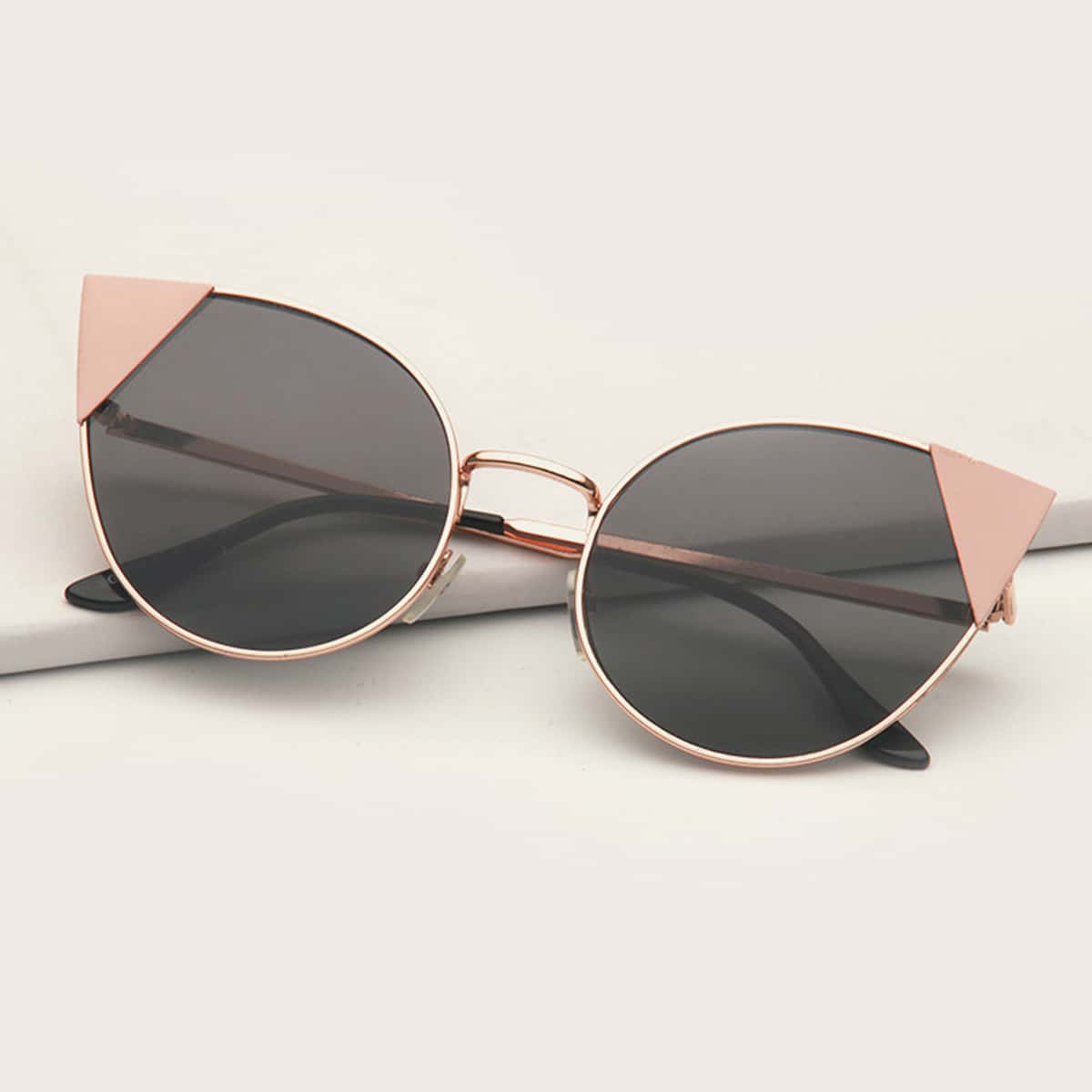 

Cat Eye Metal Frame Sunglasses, Black