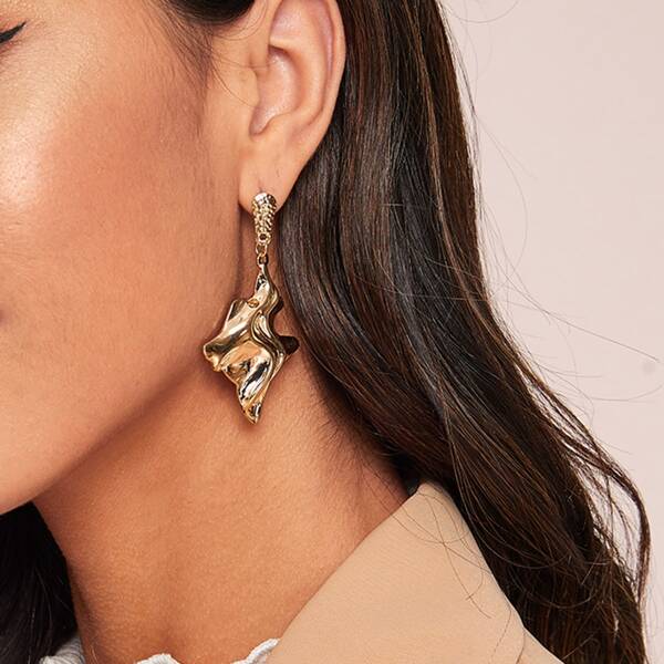 

1pair Metallic Distorted Earrings, Gold