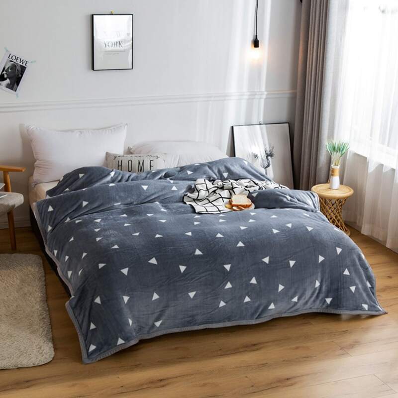 

Triangle Pattern Plush Blanket, Grey