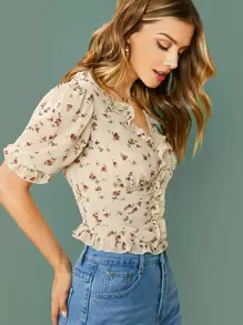 SHEIN Top corto floral con botón delantero ribete fruncido - Beis - Ver 3