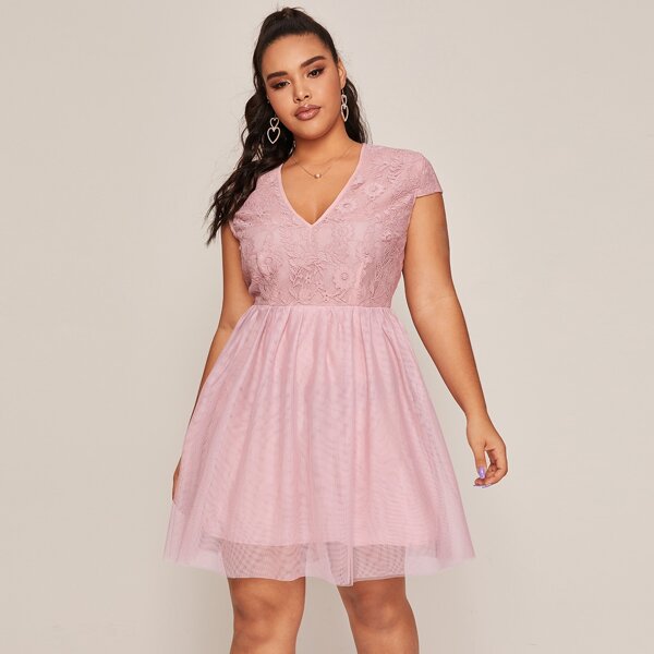 

Plus V-neck Lace Panel A-line Dress, Pink