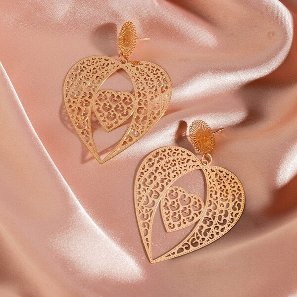 

1pair Hollow Out Heart Drop Earrings, Gold