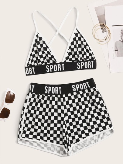 طقم سروال قصير دولفين مع لباس علوي بحمالات بوستر وبرابطة ظهر متقاطعة