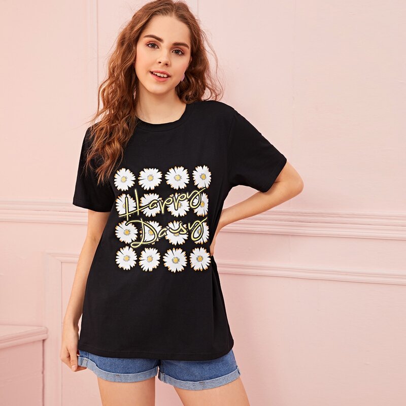 

Daisy Graphic Black Tee