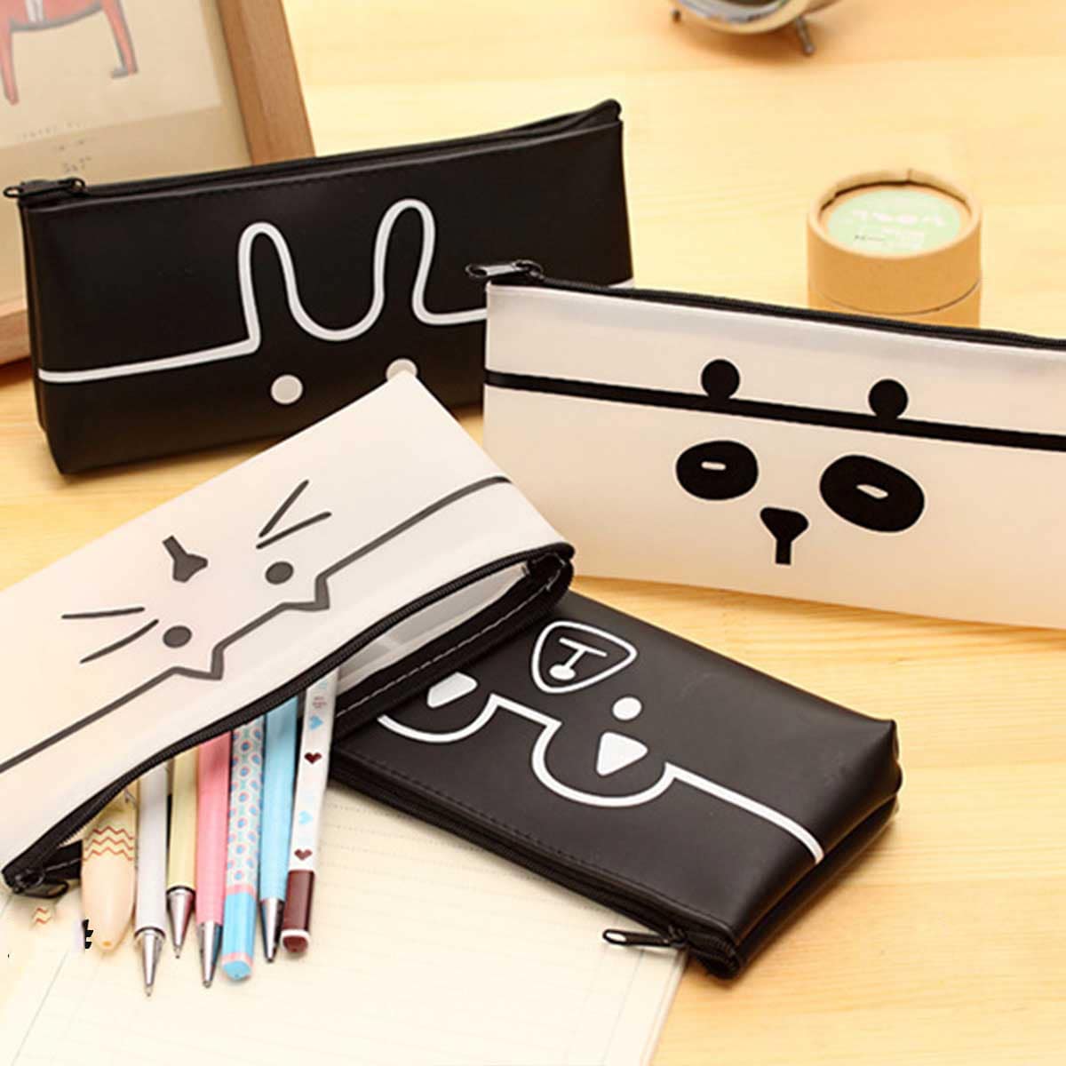 

1pc Cartoon Graphic PU Pencil Case