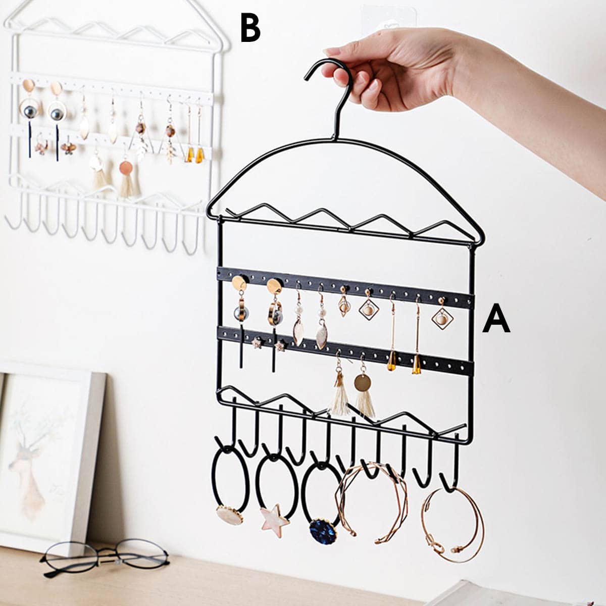 

1pc Wall Mounted Iron Jewelry Storage Rack, Black and white