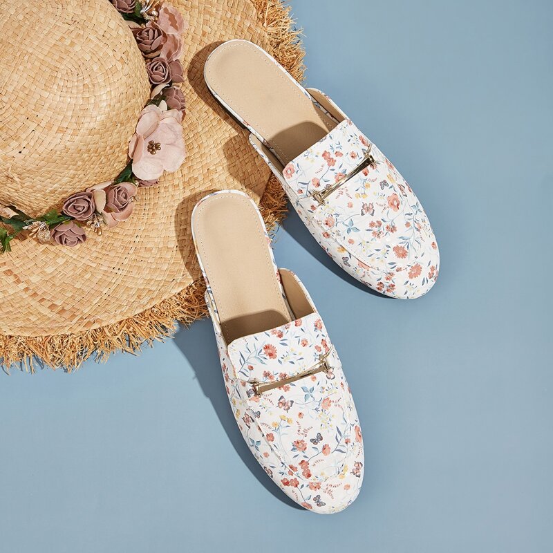 

Flower & Butterfly Print Snaffle Decor Flat Mules, Multicolor