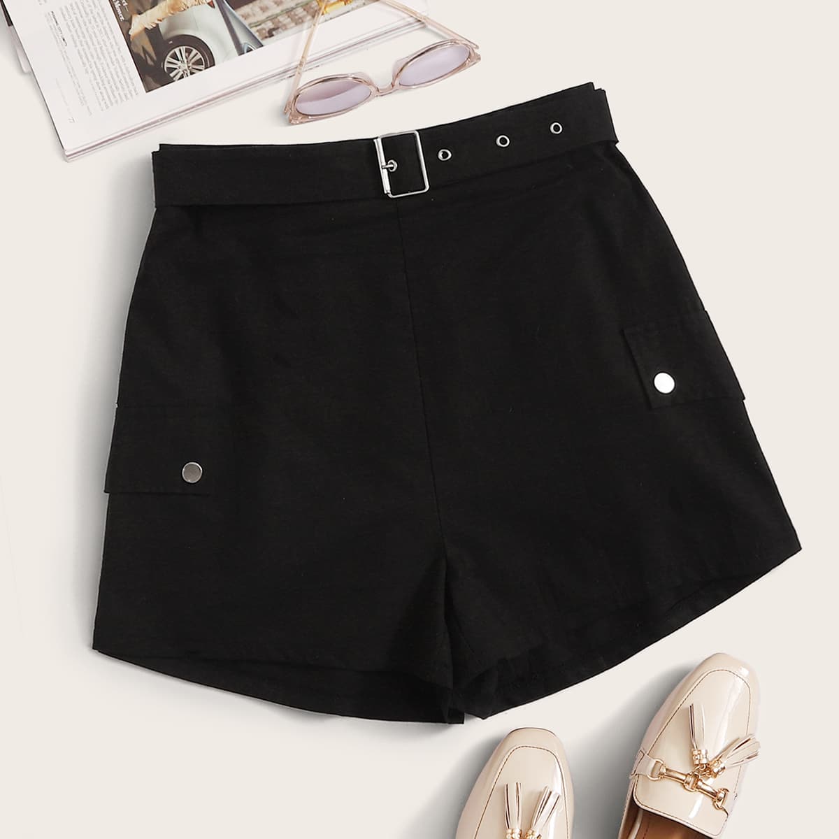 

Solid Side Pocket Belted Cargo Shorts, Black
