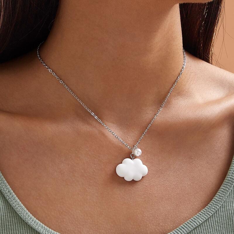 

1pc Cloud Pendant Necklace, White