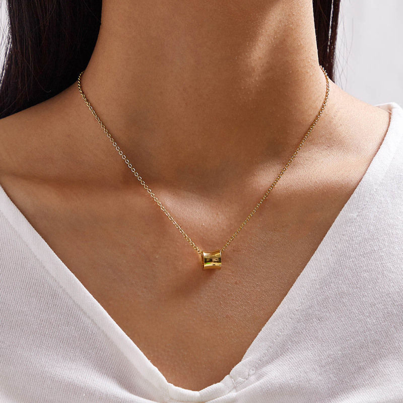 

1pc Wide Ring Pendant Necklace, Gold