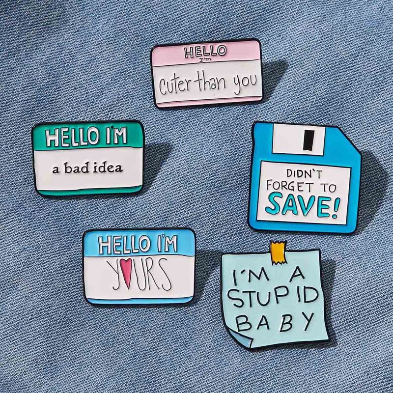 

5pcs Letter Graphic Brooch Set, Multicolor