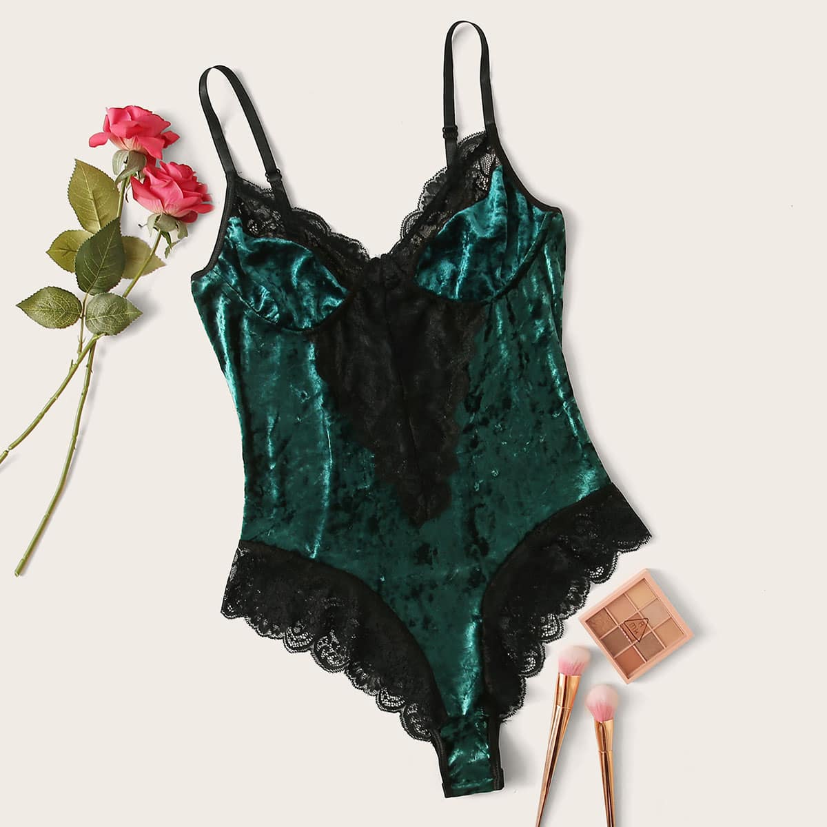 

Contrast Lace Velvet Teddy Bodysuit, Green