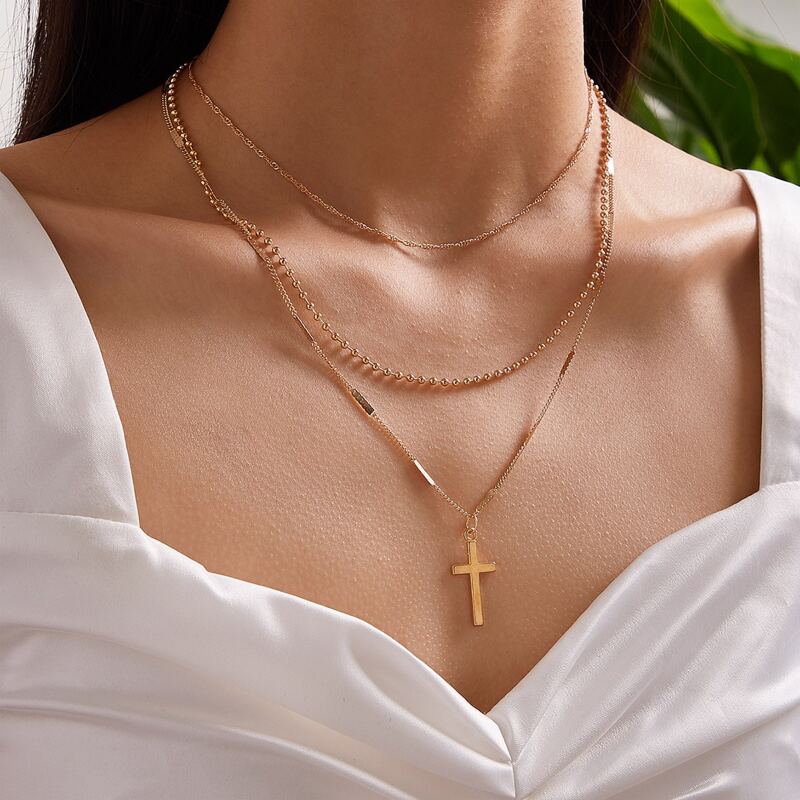 

1pc Cross Charm Layered Necklace, Gold