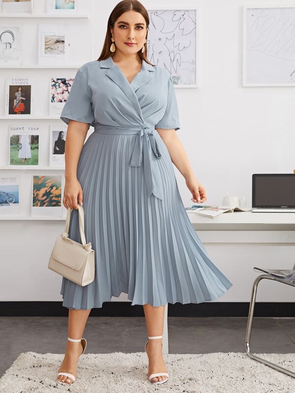 Robe plissée avec ceinture Outlet