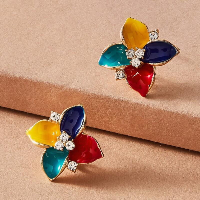 

1pair Rhinestone Engraved Flower Shaped Stud Earrings, Multicolor