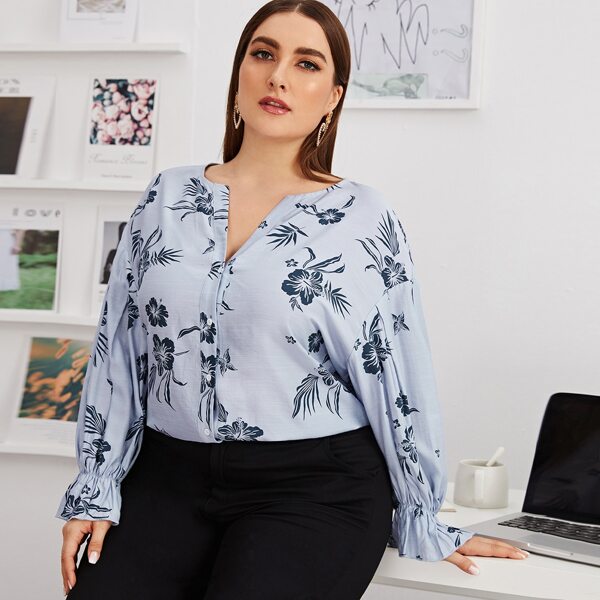 

Plus Notch Neck Flounce Sleeve Floral Print Blouse, Blue
