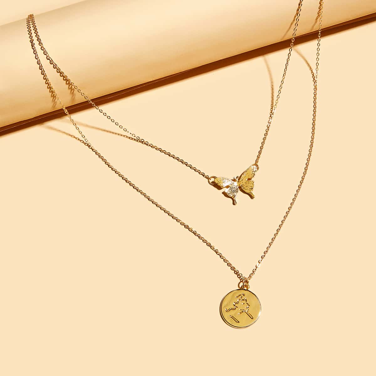 

1pc Butterfly & Disc Charm Layered Necklace, Gold