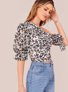 SHEIN Top floral fruncido de cuello asimétrico - Blanco y Negro - Ver 3