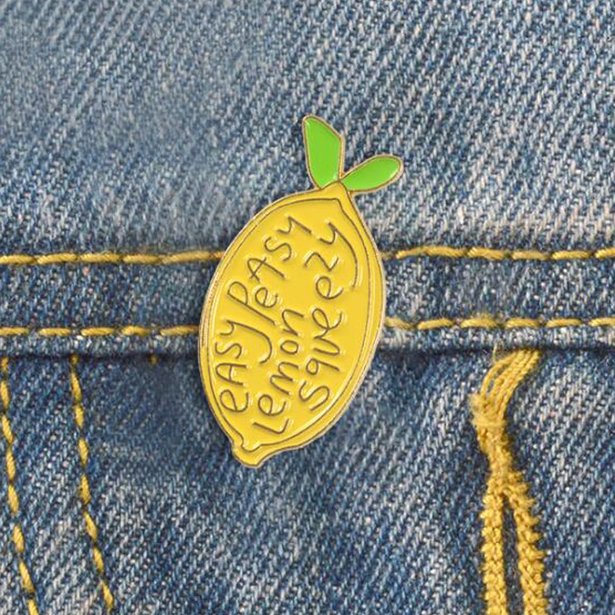 

1pc Letter Graphic Lemon Shaped Brooch, Yellow