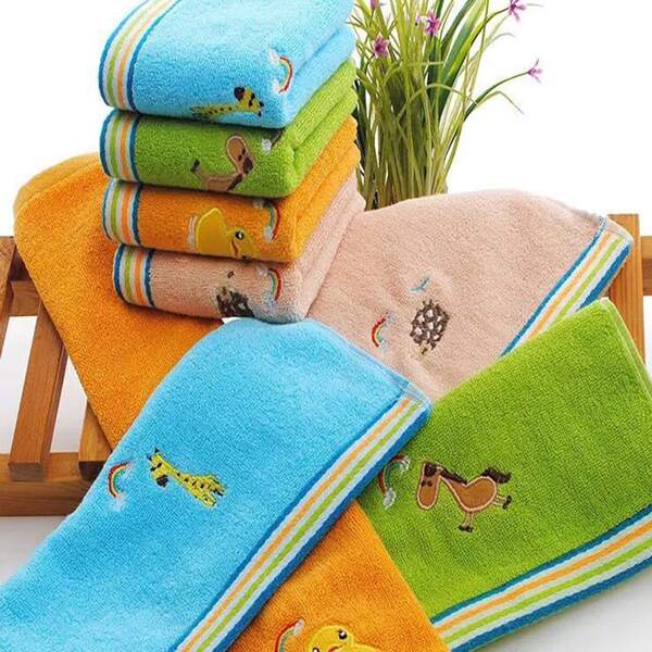 

1pc Cartoon Animal & Rainbow Embroidered Towel, Multicolor