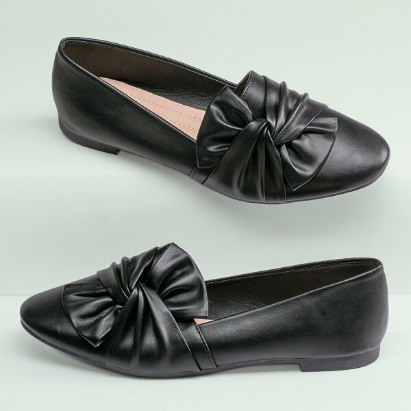 

Almond Toe Twist Accent Slip On Flats, Black