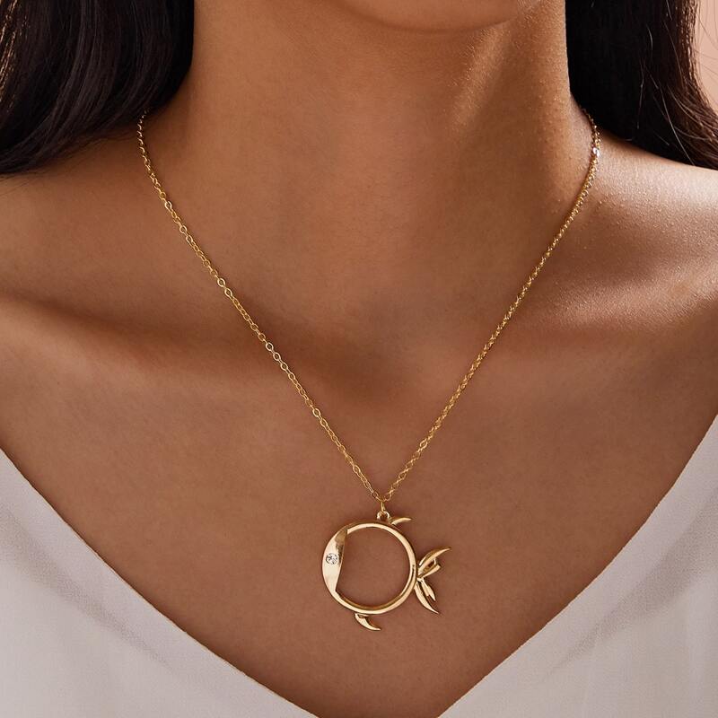 

1pc Fish Charm Necklace, Gold