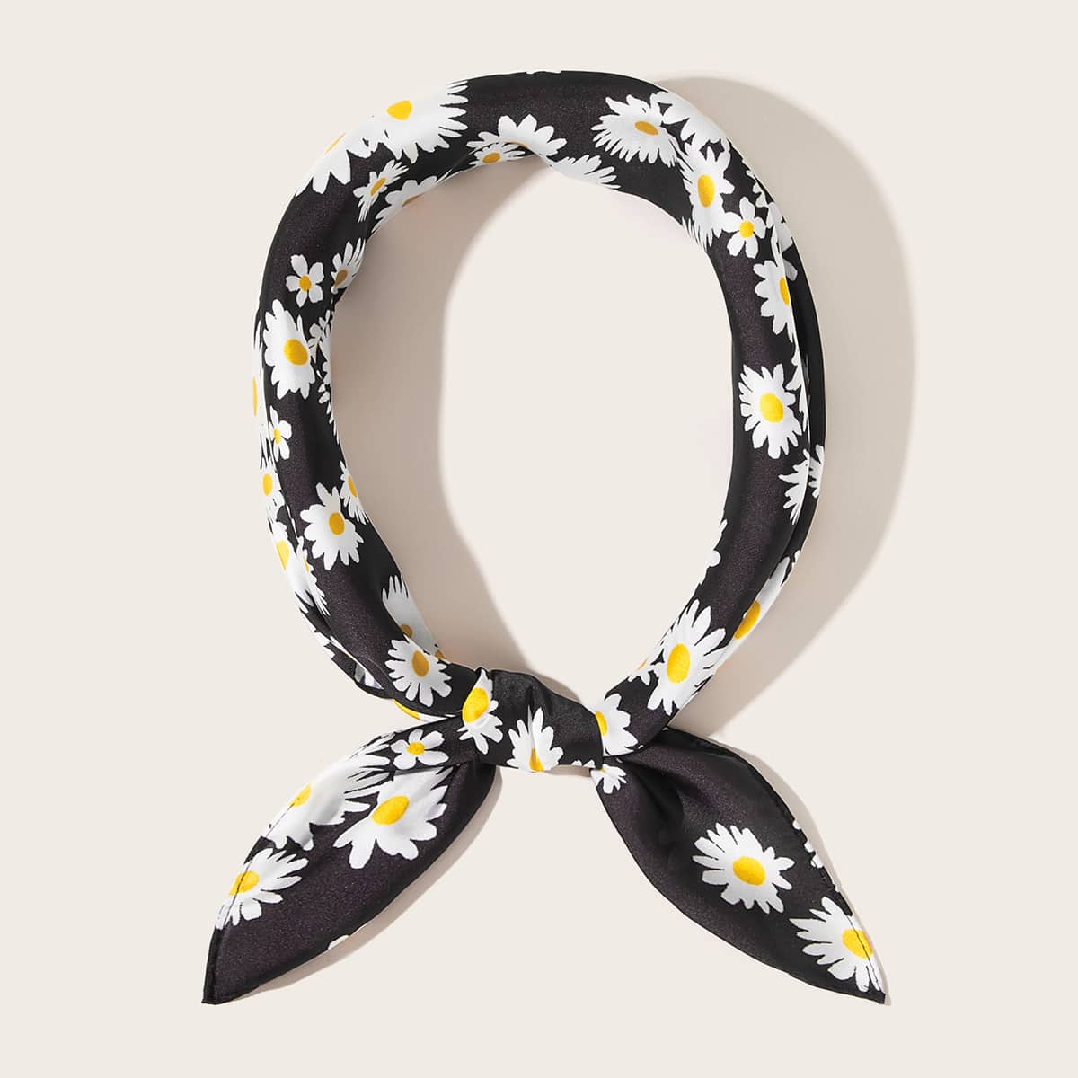 

Daisy Pattern Bandana, Black