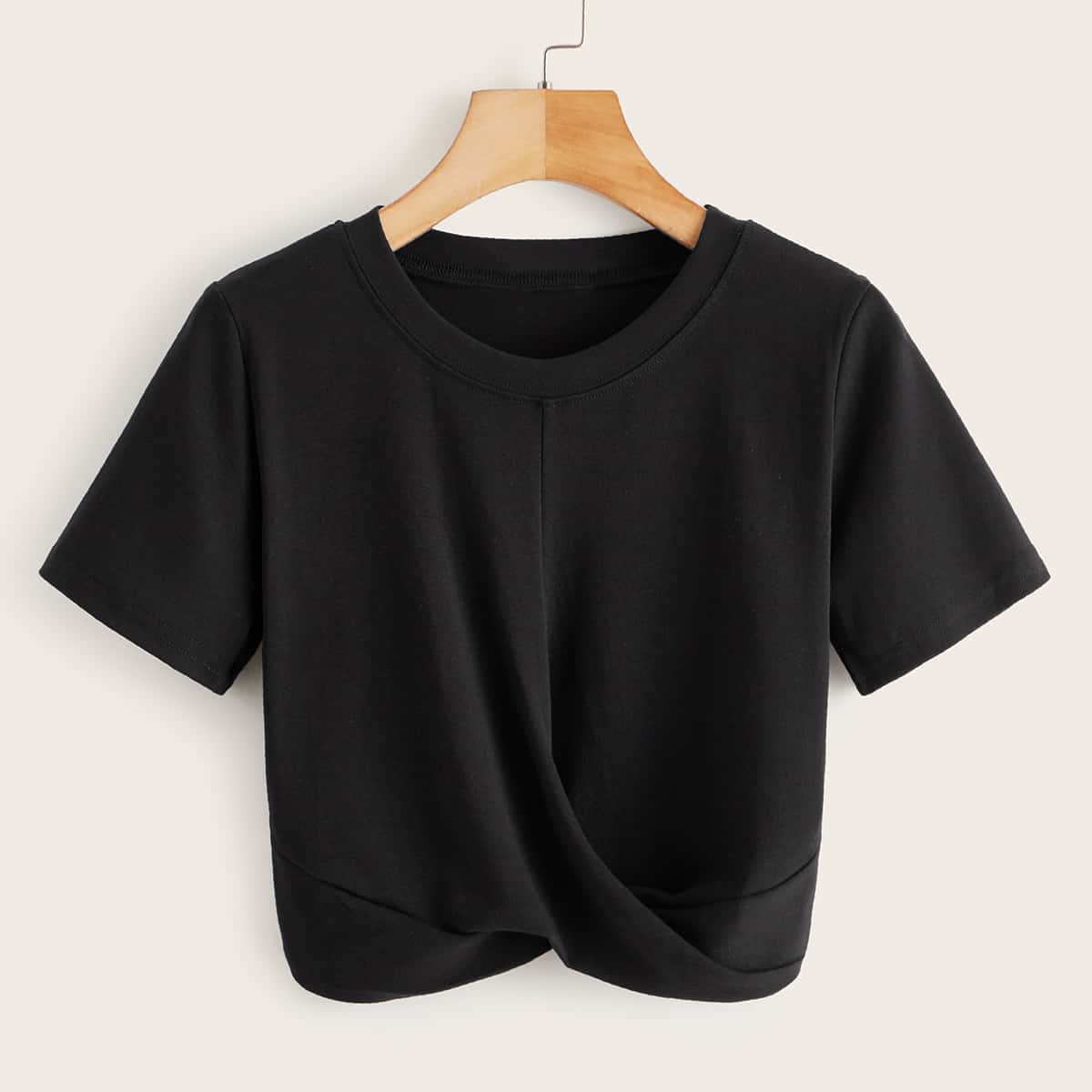 

Twist Black Crop Tee