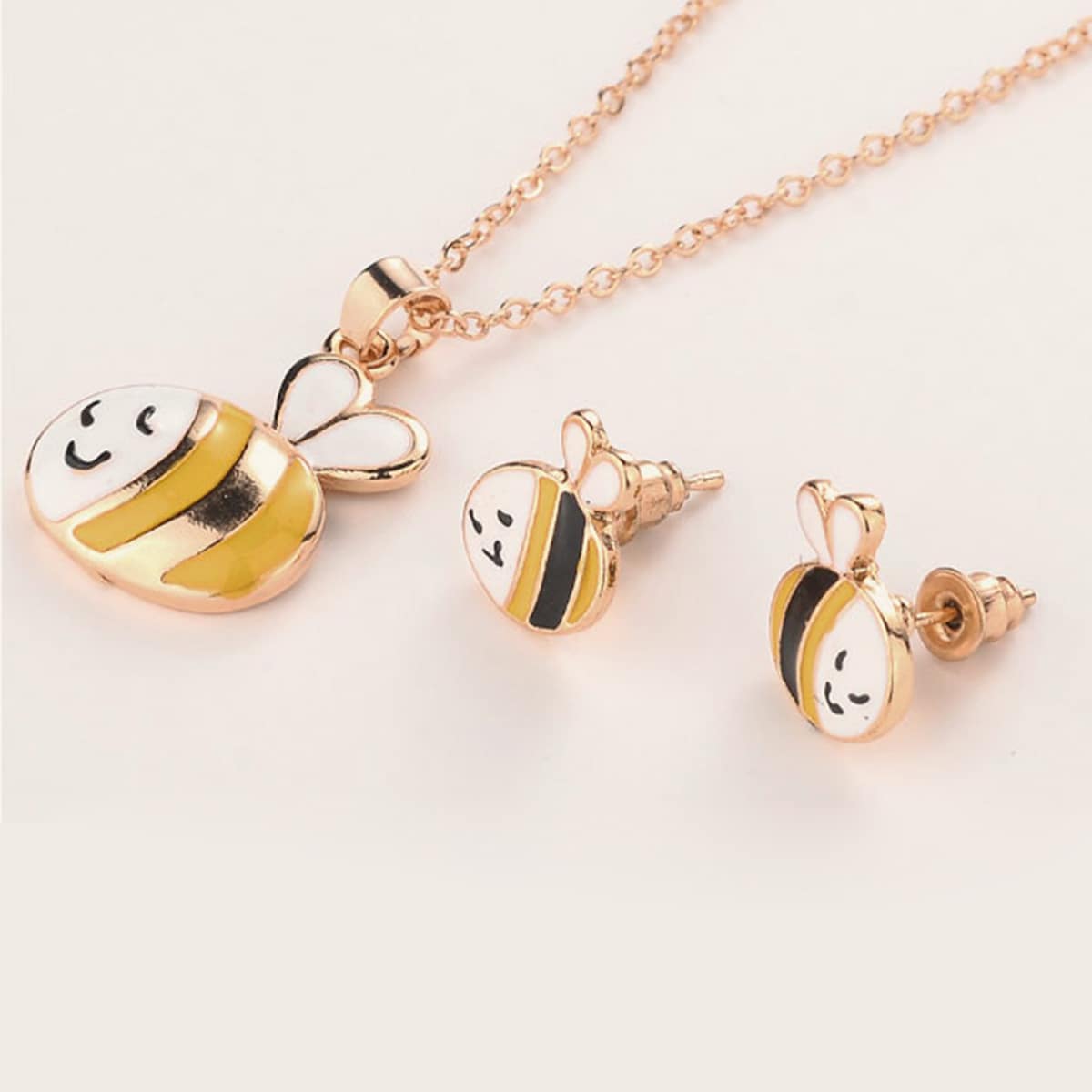 

3pcs Bee Charm Necklace & Earrings
