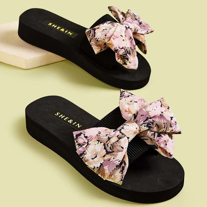 

Floral Pattern Bow Front Sliders, Multicolor