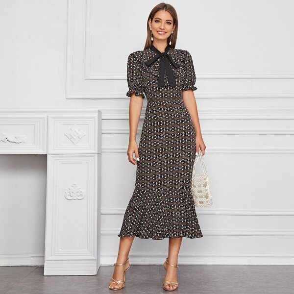 

Ditsy Floral Print Tie Neck Mermaid Dress, Black