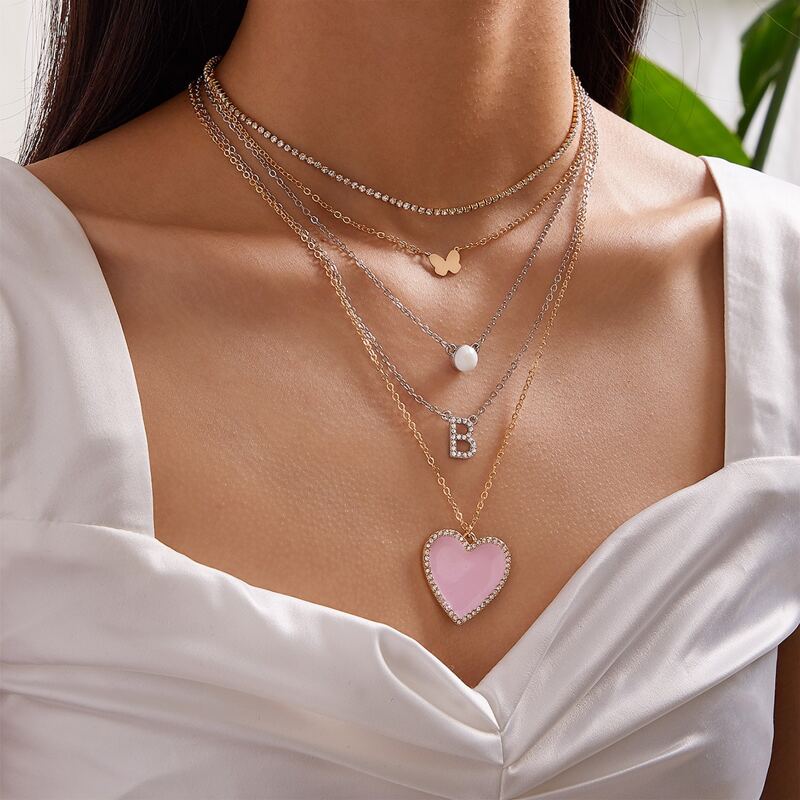 

1pc Heart & Butterfly Pendant Layered Necklace, Multicolor