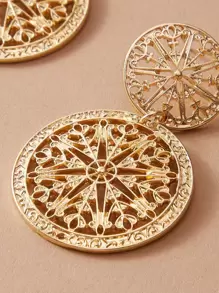 1對金屬質感鏤空花卉耳墜 - 金黃色 - 查看 3