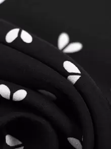 Heart Pattern Bandana - Black and White - View 2