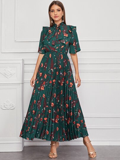 Vestido bajo fruncido de cuello con cordón con estampado floral