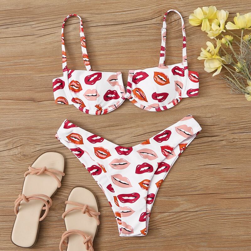 

Lip Print V Wired Underwire High Cut Bikini Swimsuit, Multicolor