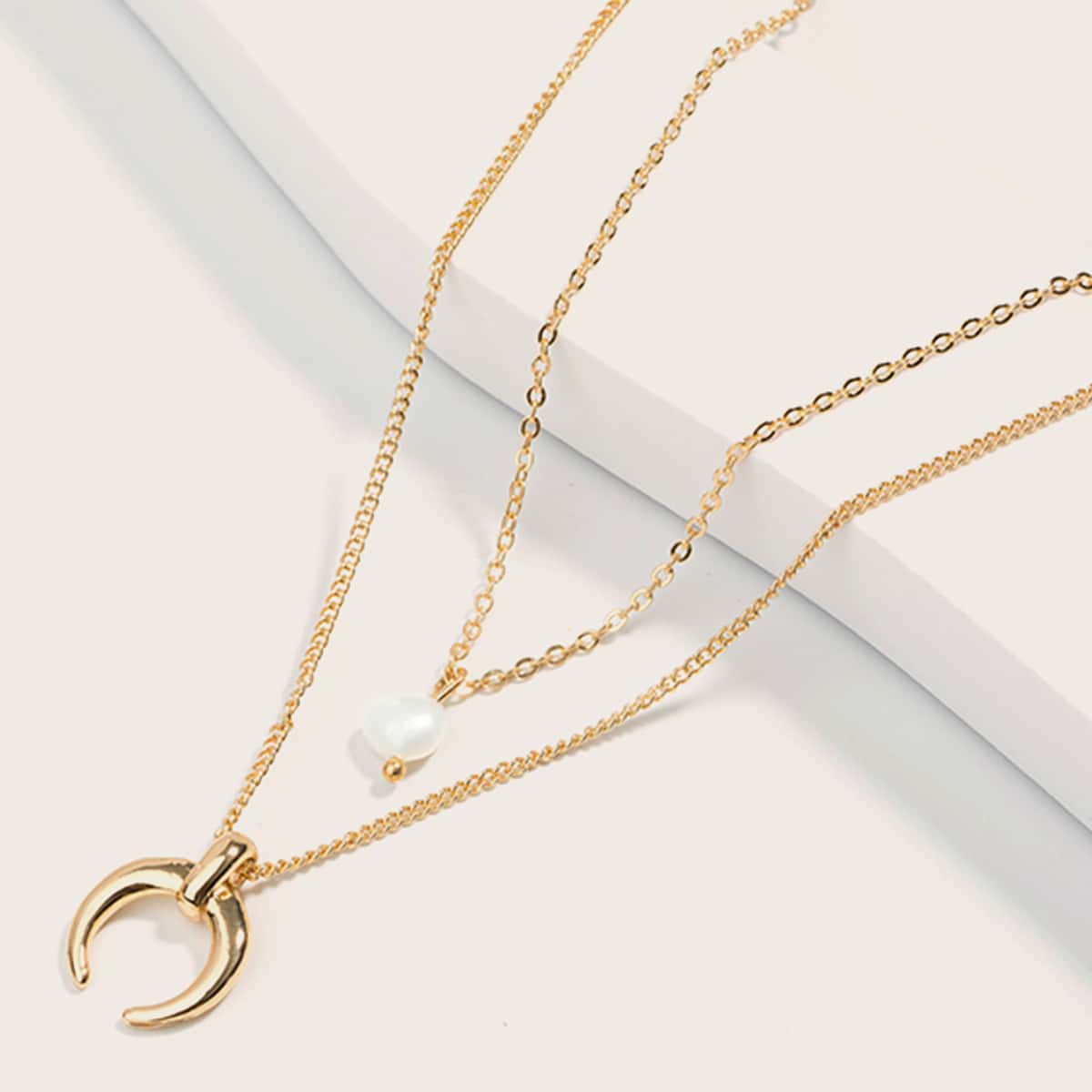 

1pc Pearl & Horn Decor Layered Necklace, Gold