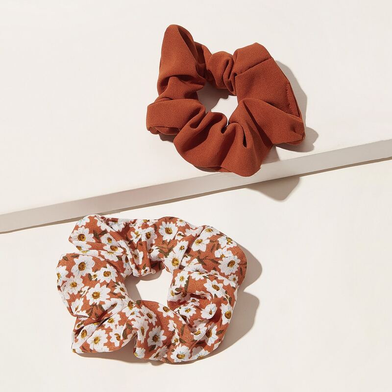

2pack Floral & Solid Scrunchie, Multicolor