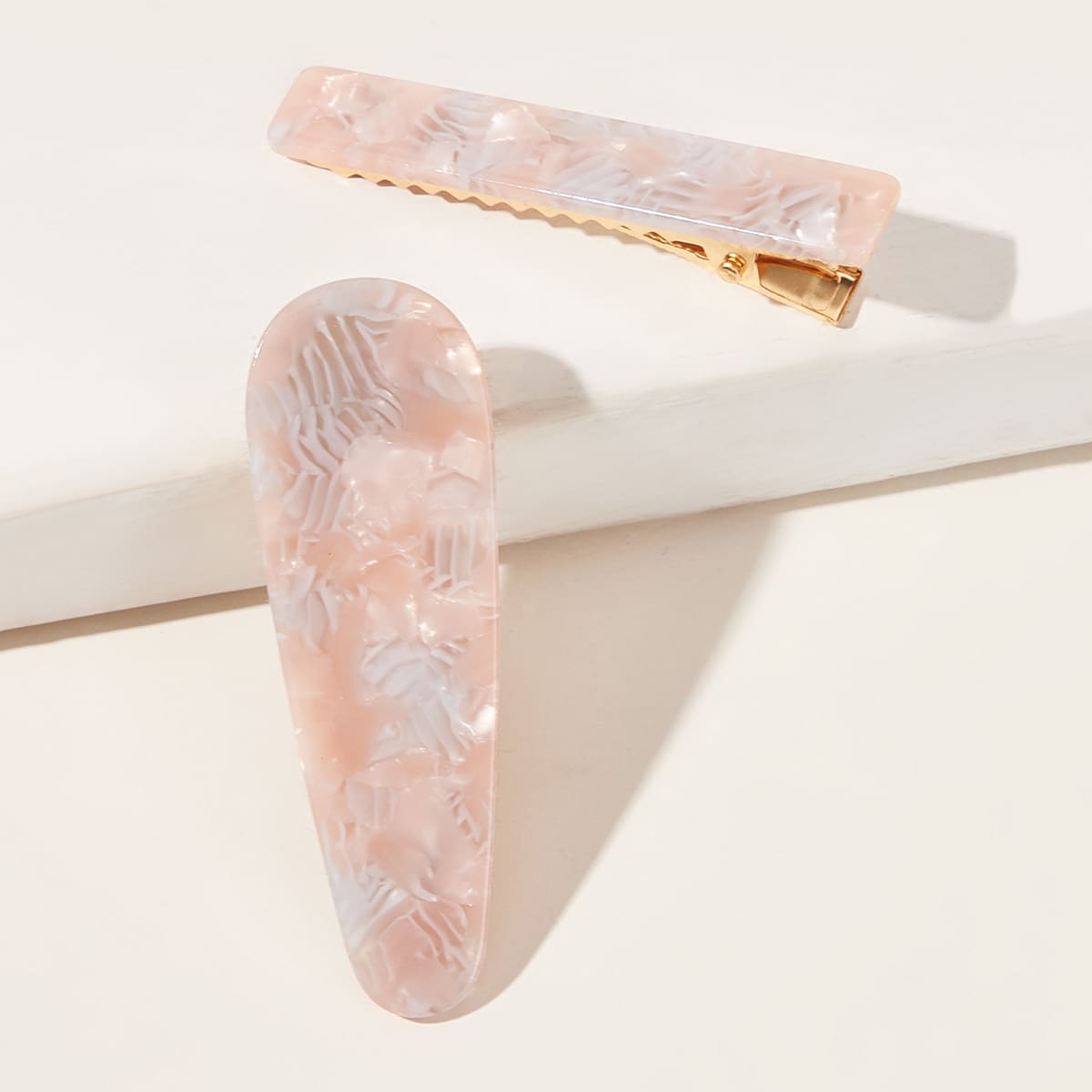 

2pcs Acrylic Hair Clip, Pink